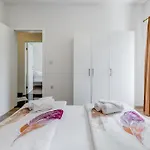 Leana Villa Kosute