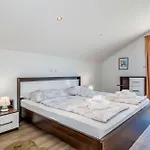 Leana Villa